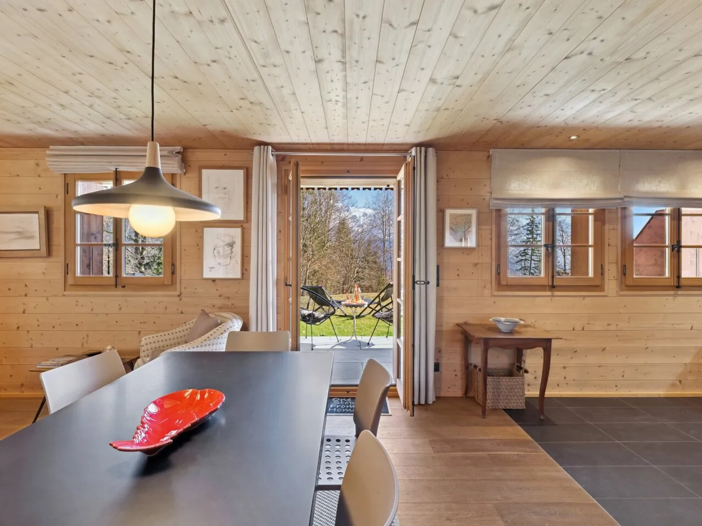 «Herrlicher 4,5-p-Kamin, privater Garten, Aussicht, 2 Parkplätze» - Foto 3 von 26