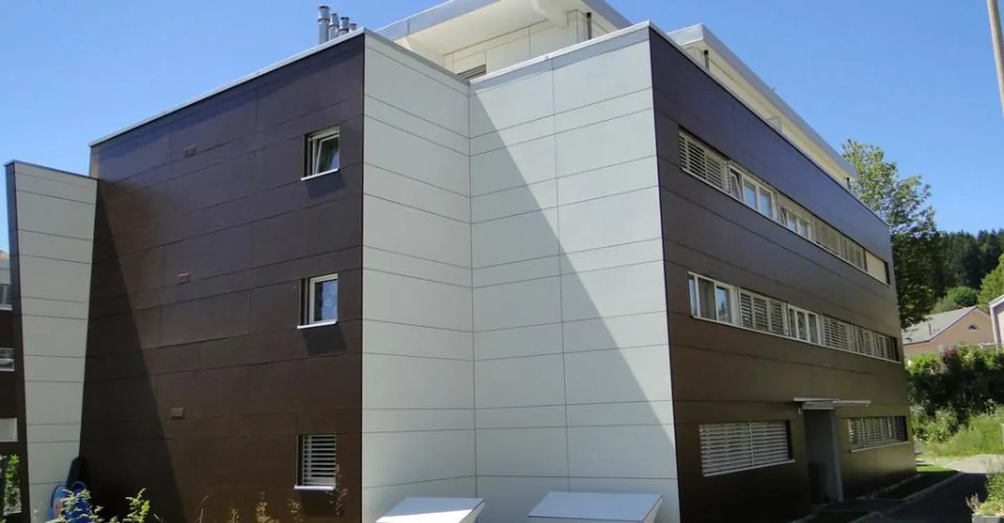 4-room apartment with balcony - Photo 3 of 3