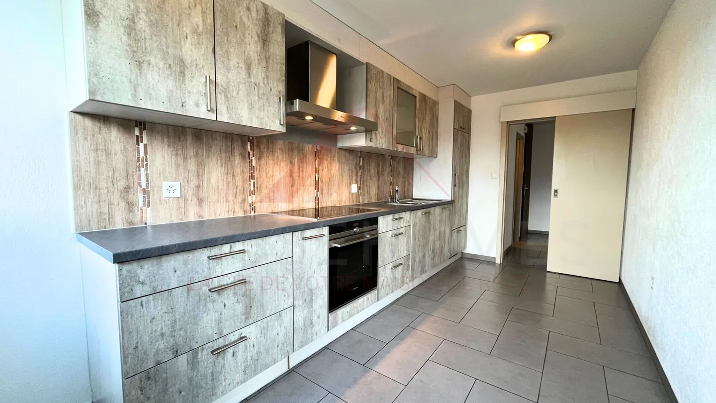 Appartamento ristrutturato con terrazza - Foto 6 di 12