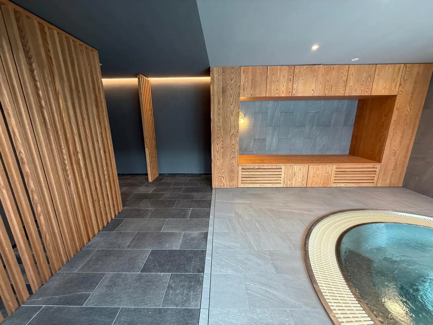 «Herrlicher 4,5-p-Kamin, privater Garten, Aussicht, 2 Parkplätze» - Foto 23 von 26