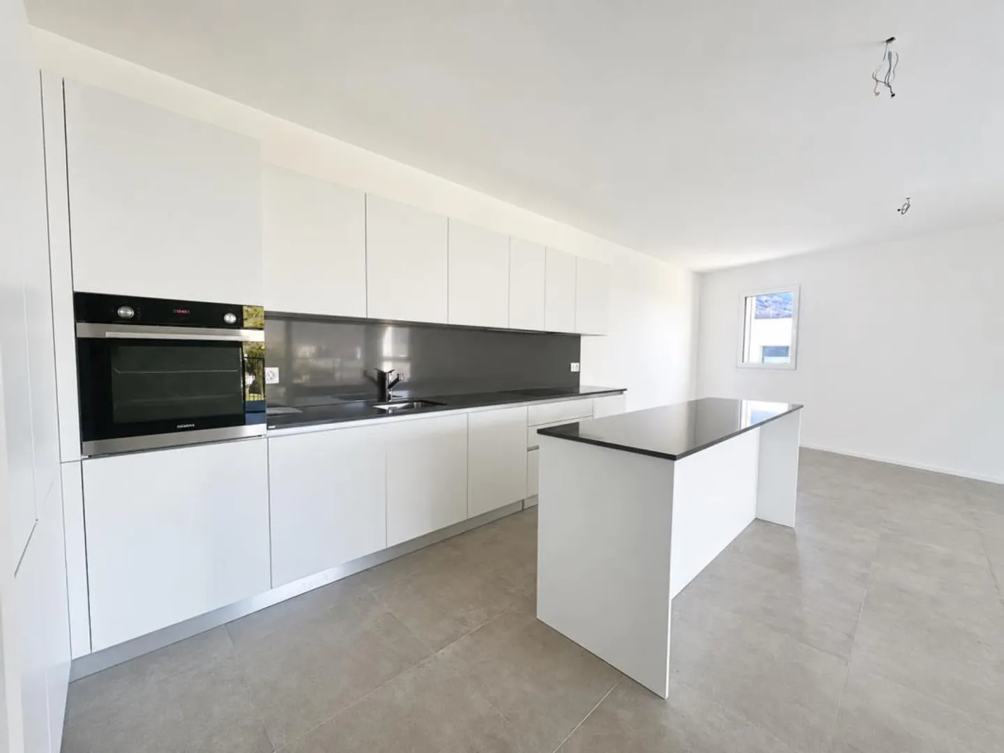 Nouvel appartement de 4,5 pièces avec grande terrasse - Photo 2 sur 5