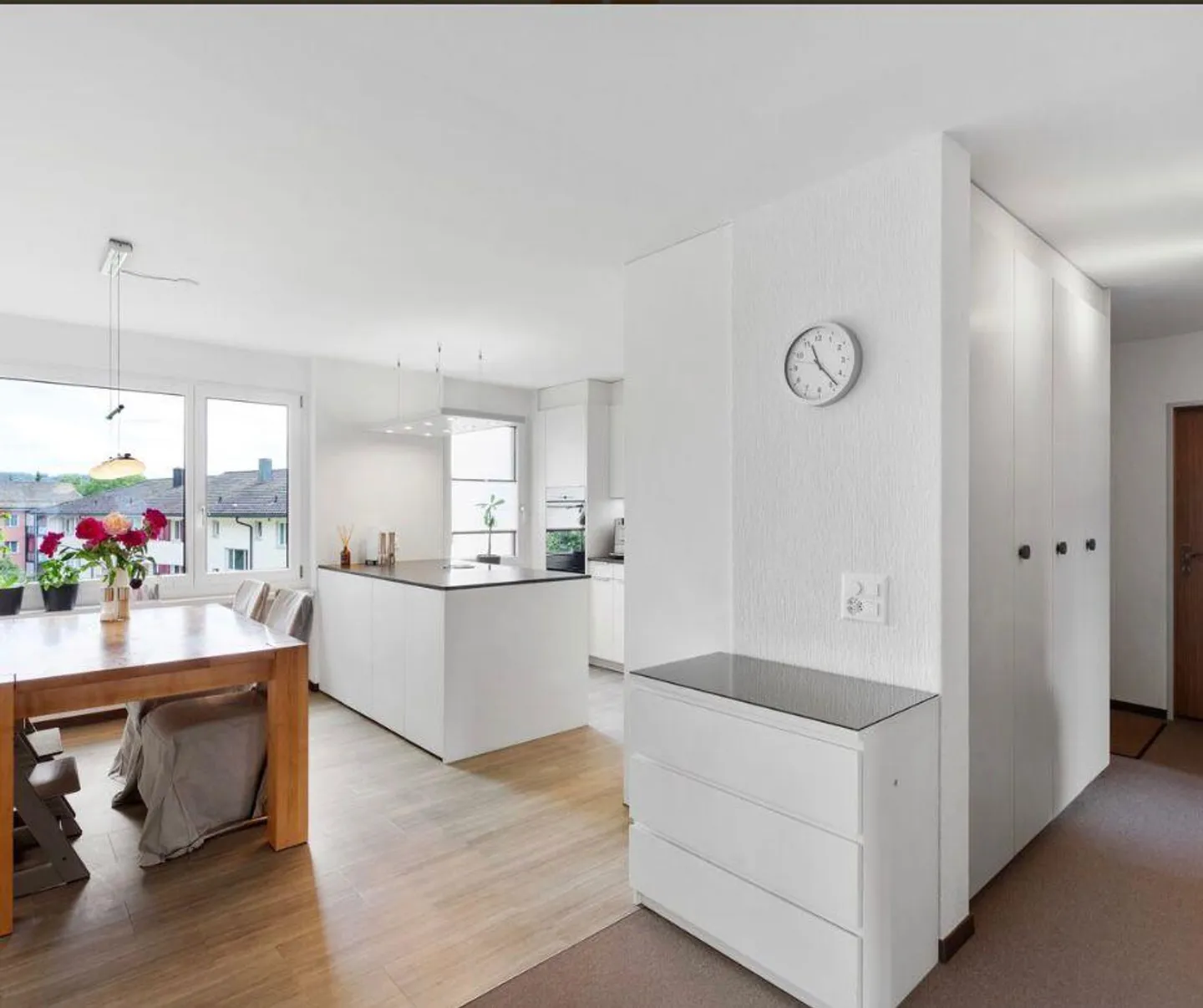 Well-kept apartment with large evening sun balcony - Photo 3 of 9