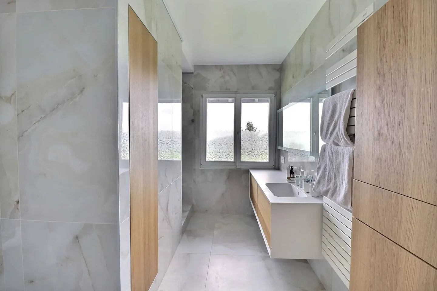 Maison rénovée 8 pièces au calme - Photo 5 sur 6