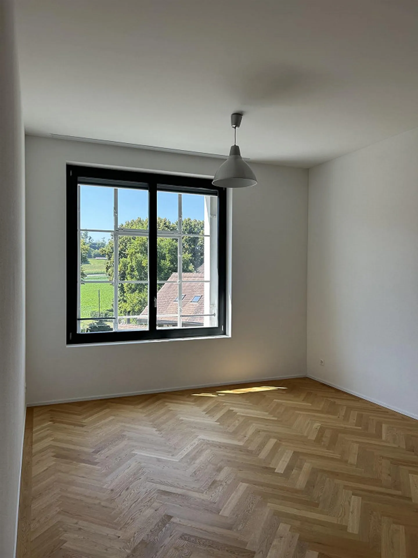 Appartement spacieux de 3,5 pièces avec salle polyvalente supplémentaire (140 m²) - Photo 2 sur 8