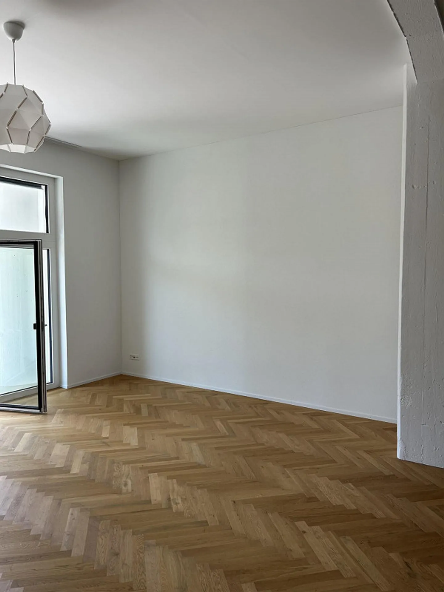 Appartement spacieux de 3,5 pièces avec salle polyvalente supplémentaire (140 m²) - Photo 5 sur 8