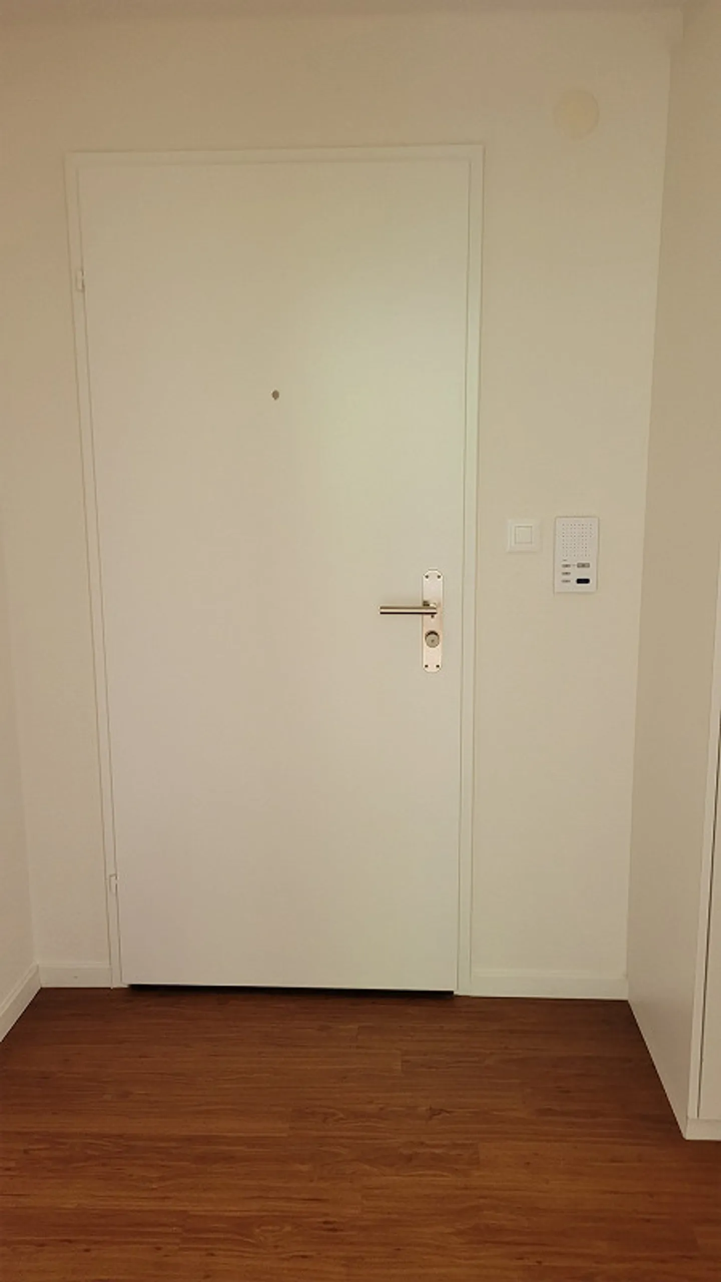 Appartamento di 4 locali in buona posizione al 1° piano - Foto 3 di 13
