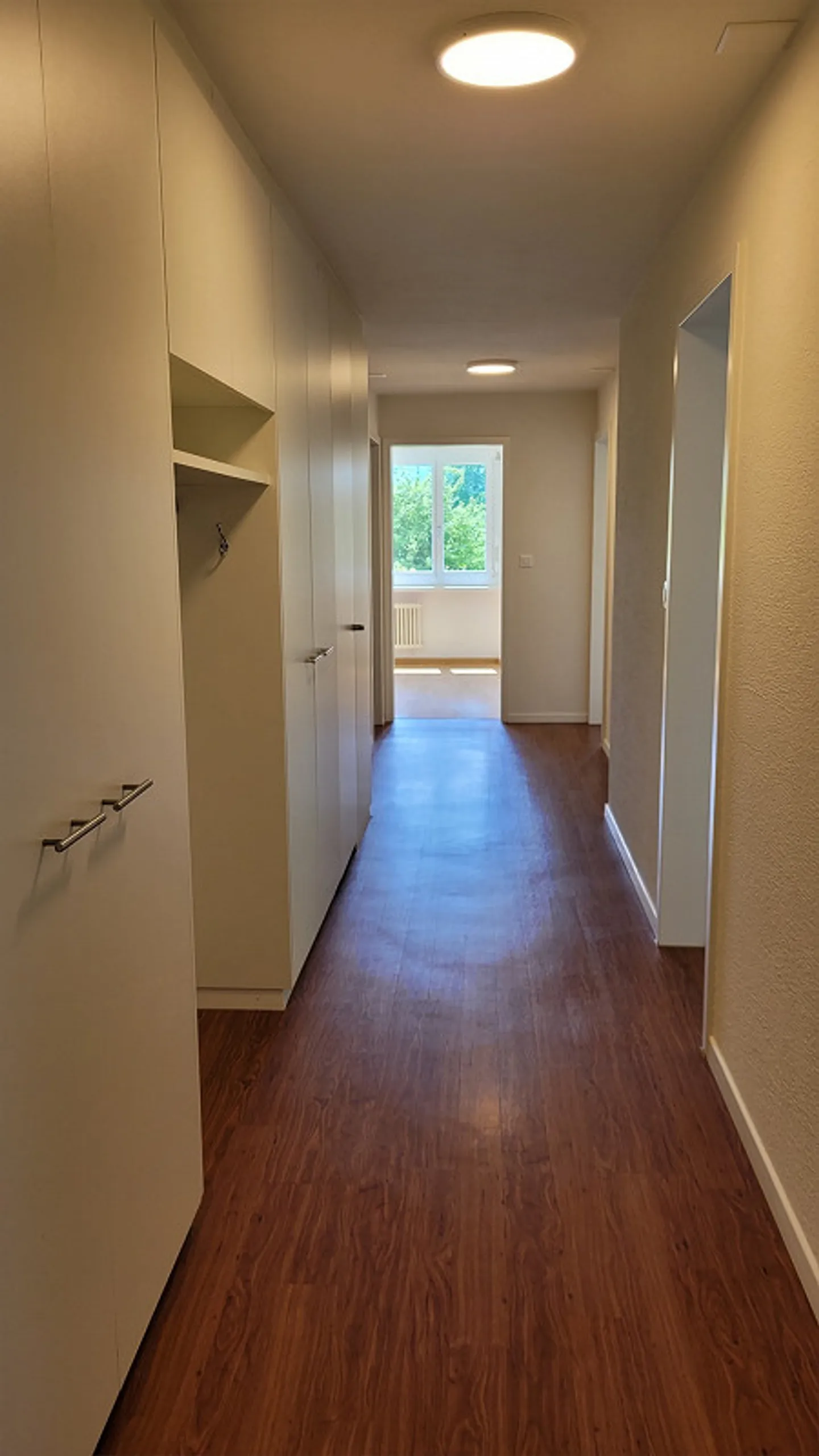 Appartamento di 4 locali in buona posizione al 1° piano - Foto 4 di 13