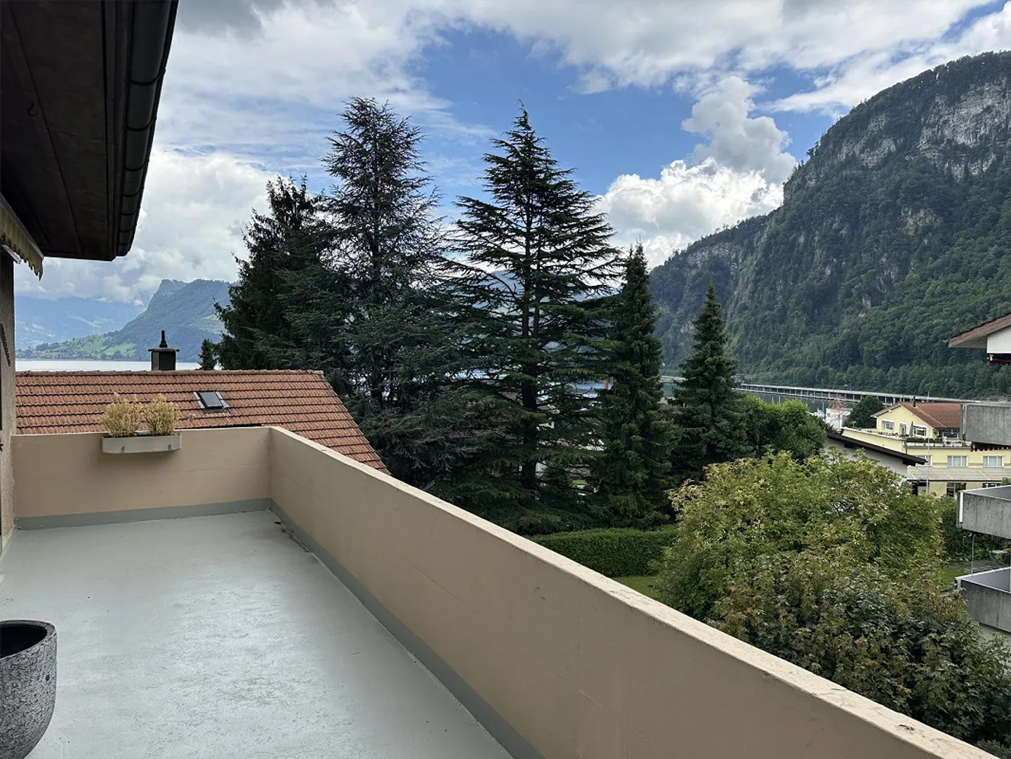 3-family house with renovation potential – investment property in Hergiswil - Photo 8 of 30