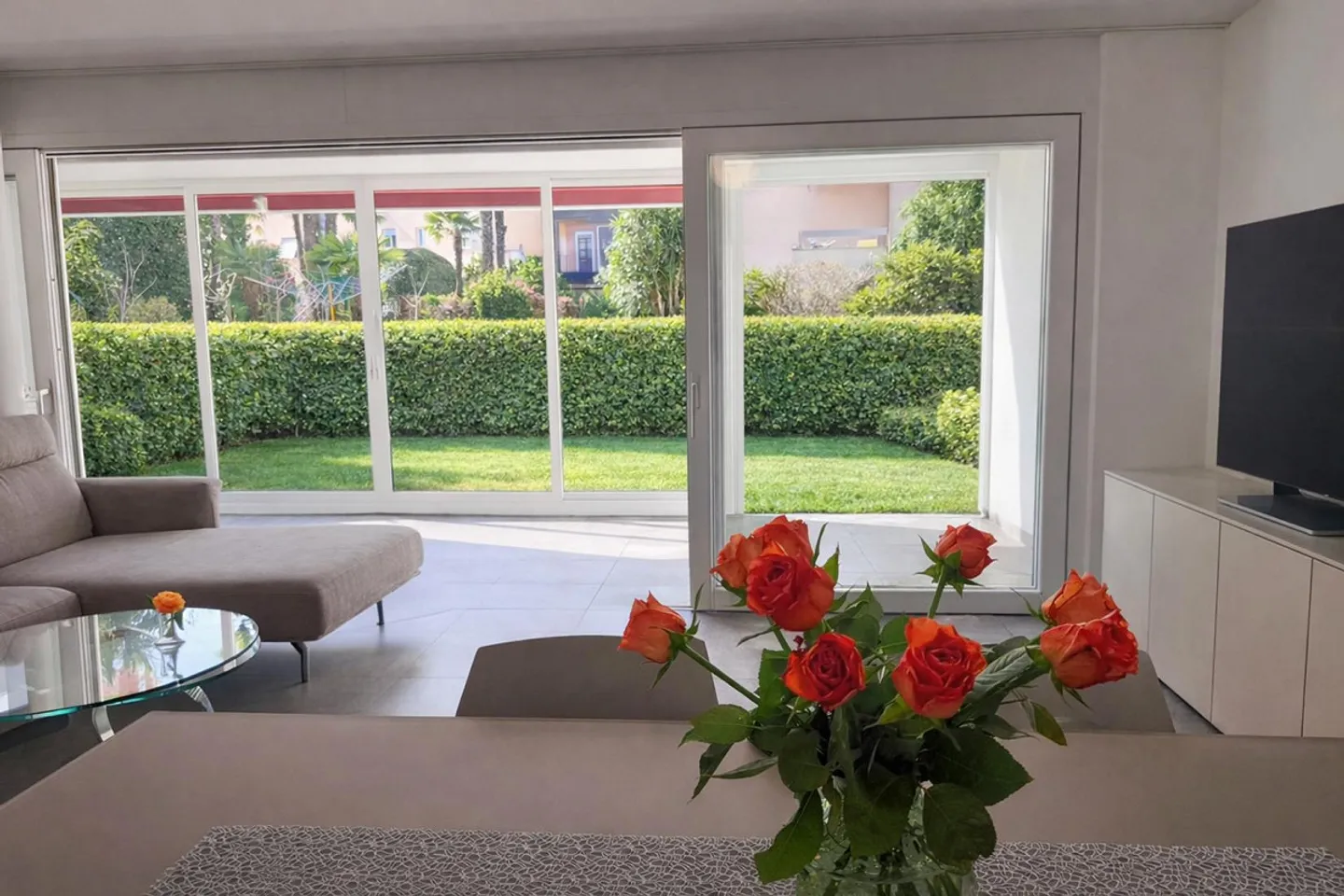 Appartement 4,5 pièces avec jardin d'hiver et jardin privé - Photo 3 sur 24
