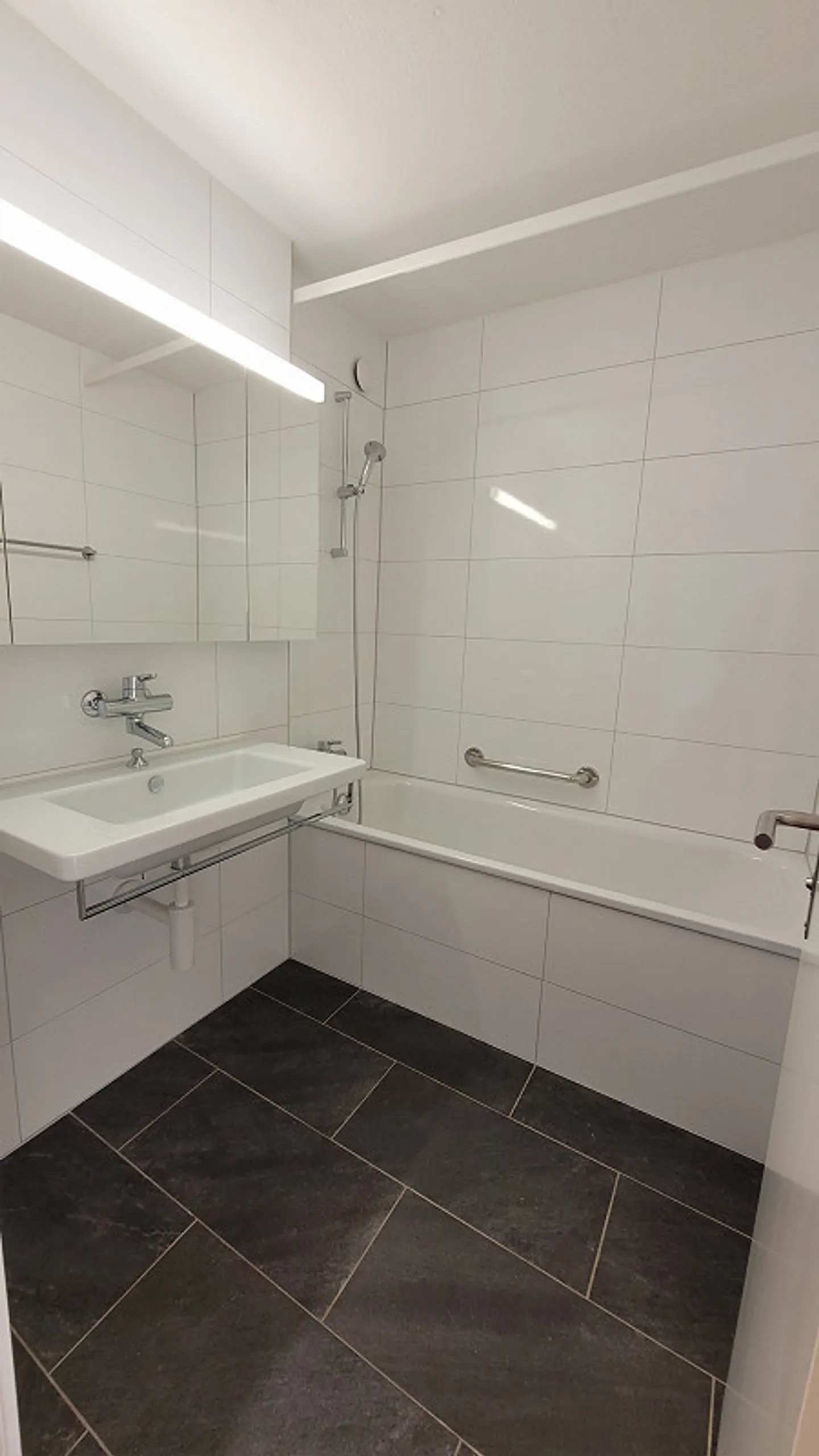 Appartamento di 4 locali in buona posizione al 1° piano - Foto 8 di 13