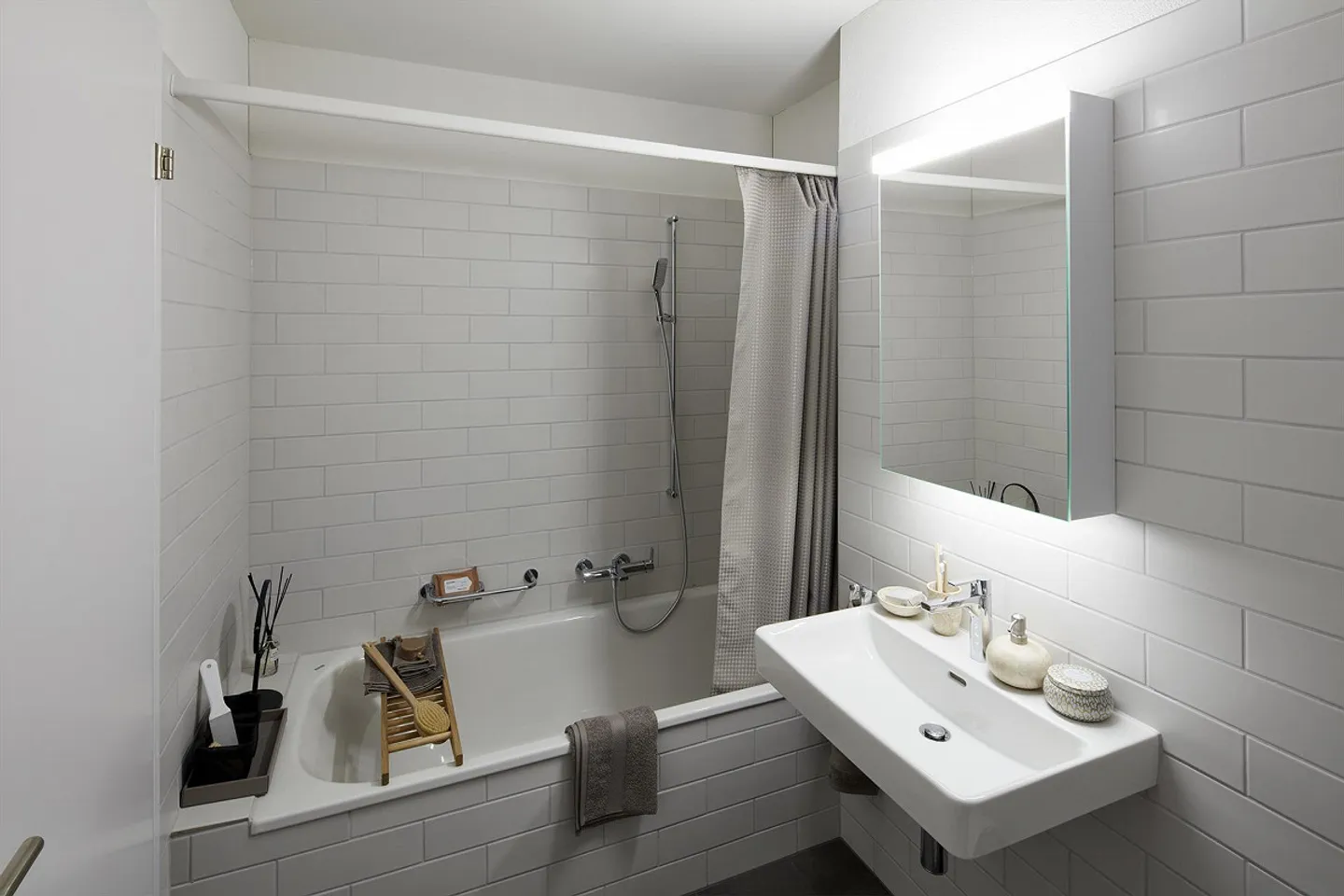 IM GUSS - Living with a Sense of Home - Photo 6 of 10