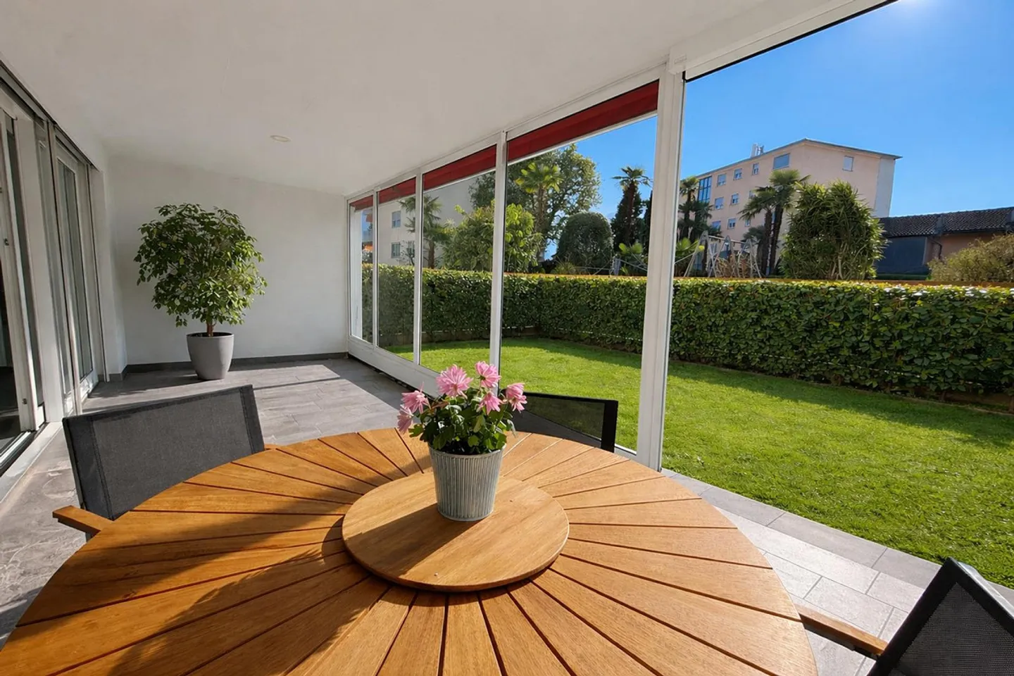 Appartement 4,5 pièces avec jardin d'hiver et jardin privé - Photo 6 sur 24