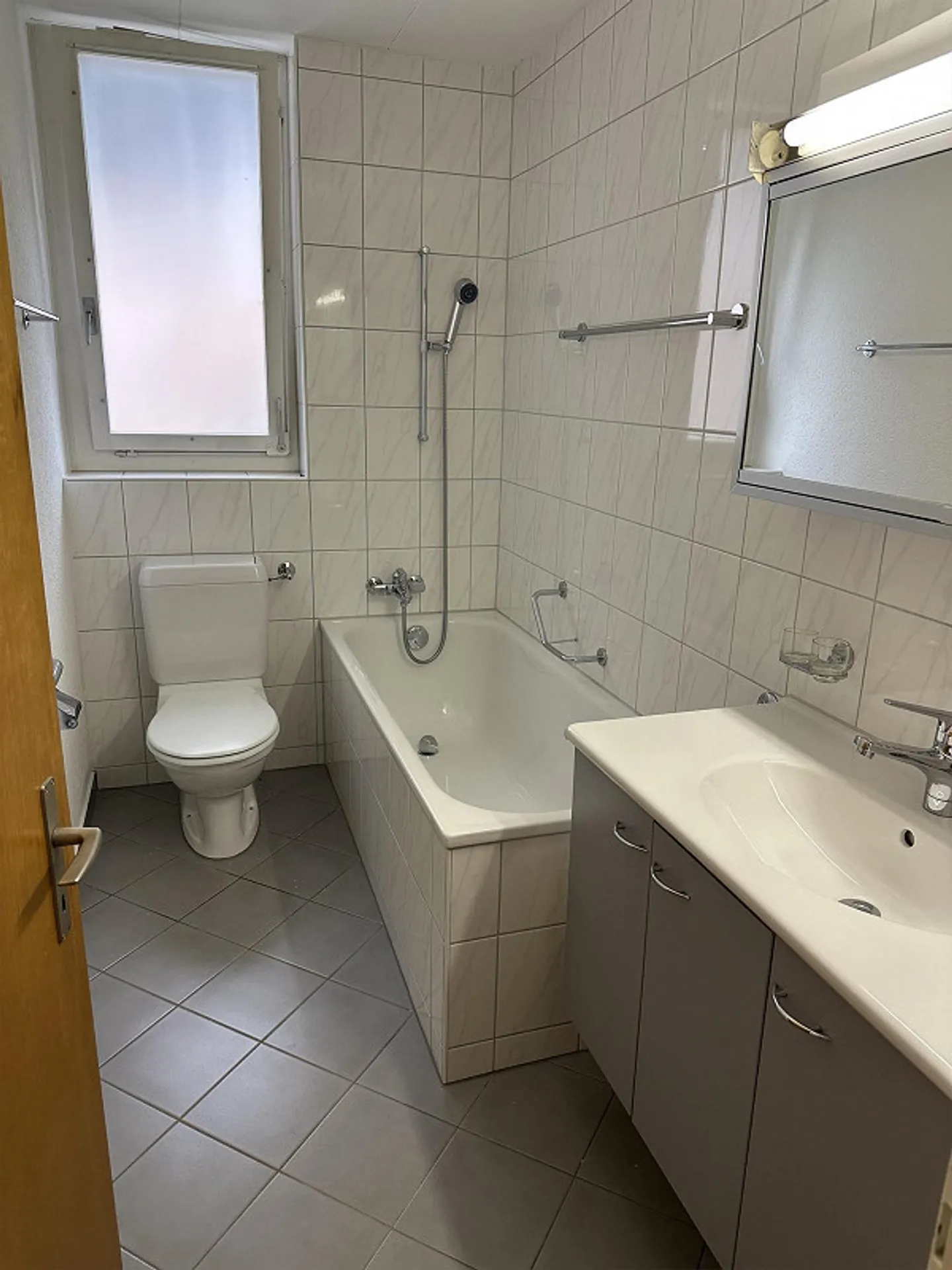 3-family house with renovation potential – investment property in Hergiswil - Photo 12 of 30