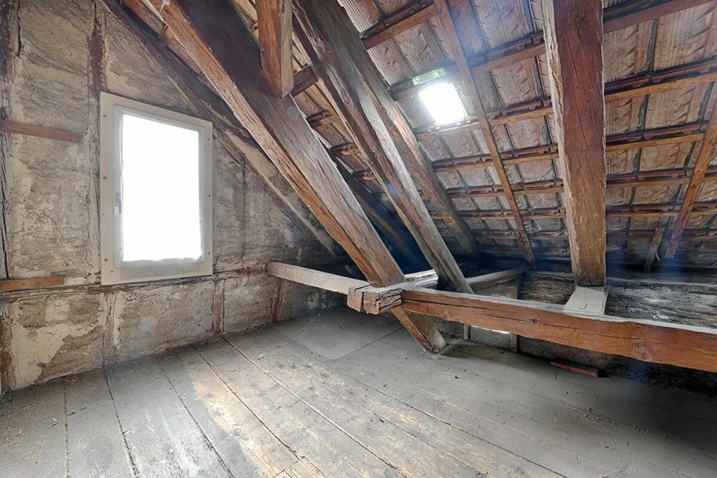 Maison d'angle historique de 6,5 pièces au centre d'Uster - Photo 14 sur 15