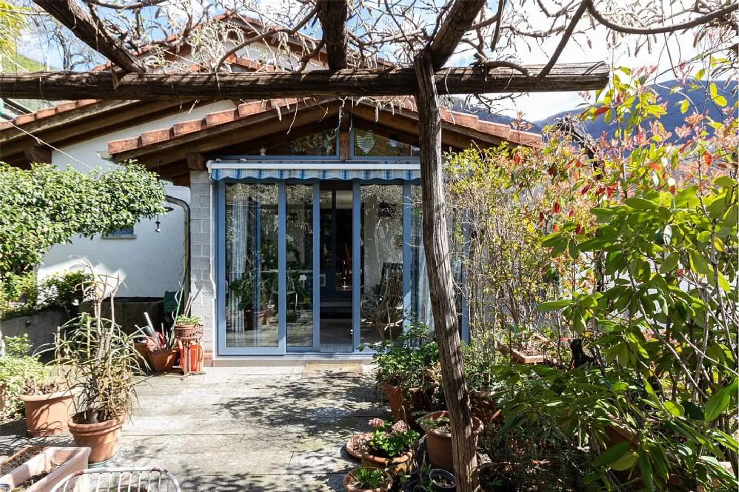 Renoviertes Haus mit Pergola - Foto 8 von 13