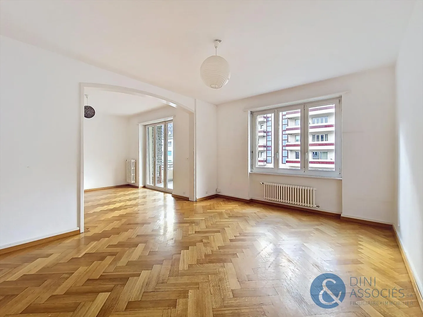 4.5 Room Apartment - Photo 1 of 8