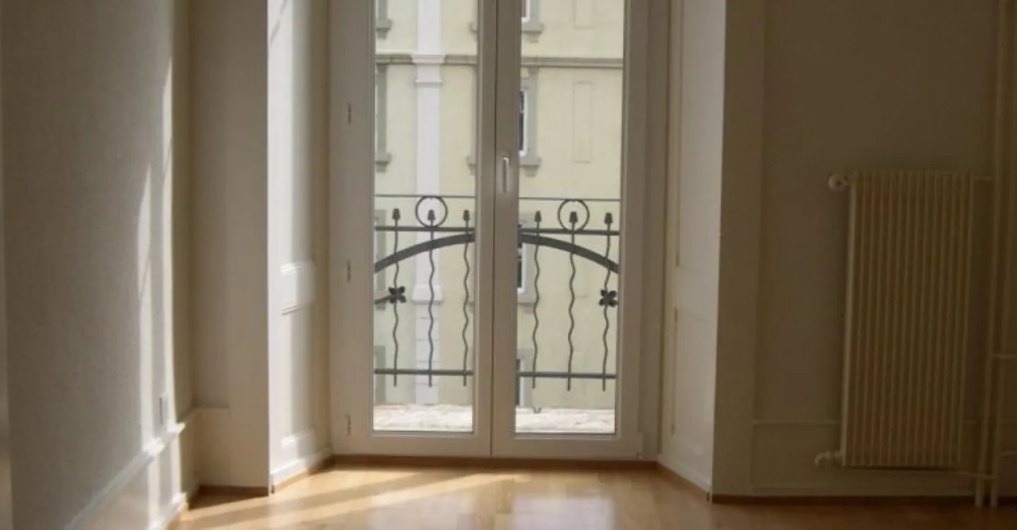 Appartement Charmant avec Ascenseur - Photo 2 sur 4