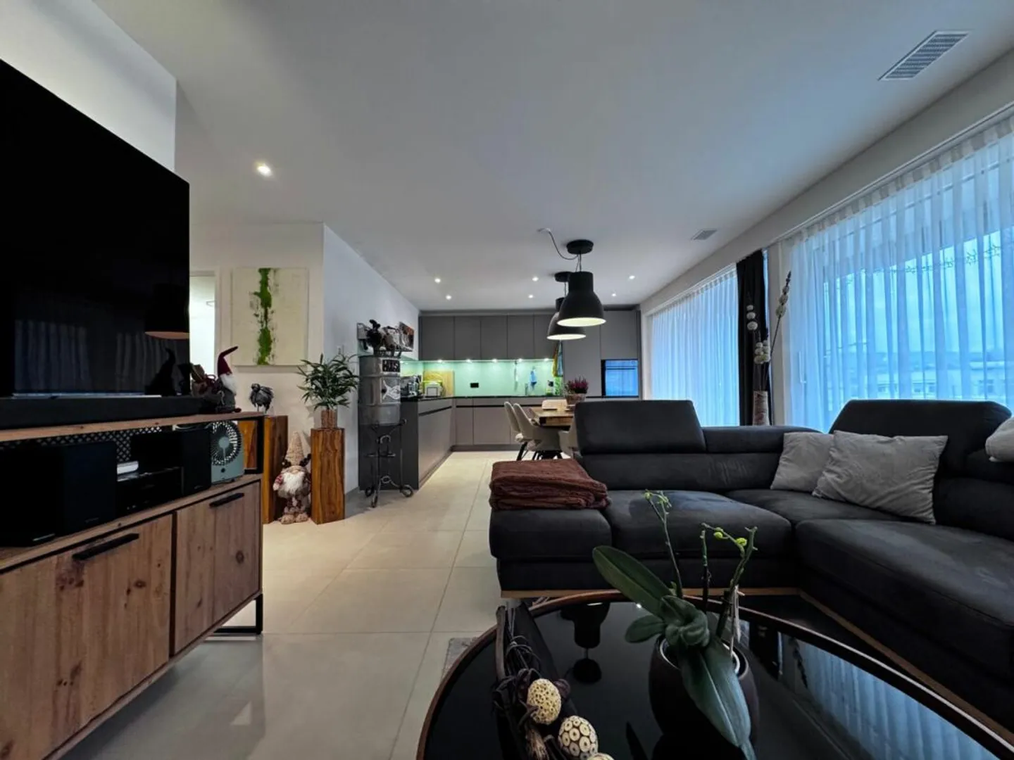 Exklusive, moderne 3.5-Zimmer-Attikawohnung mit grosser Terrasse & Waschturm - Foto 2 von 15