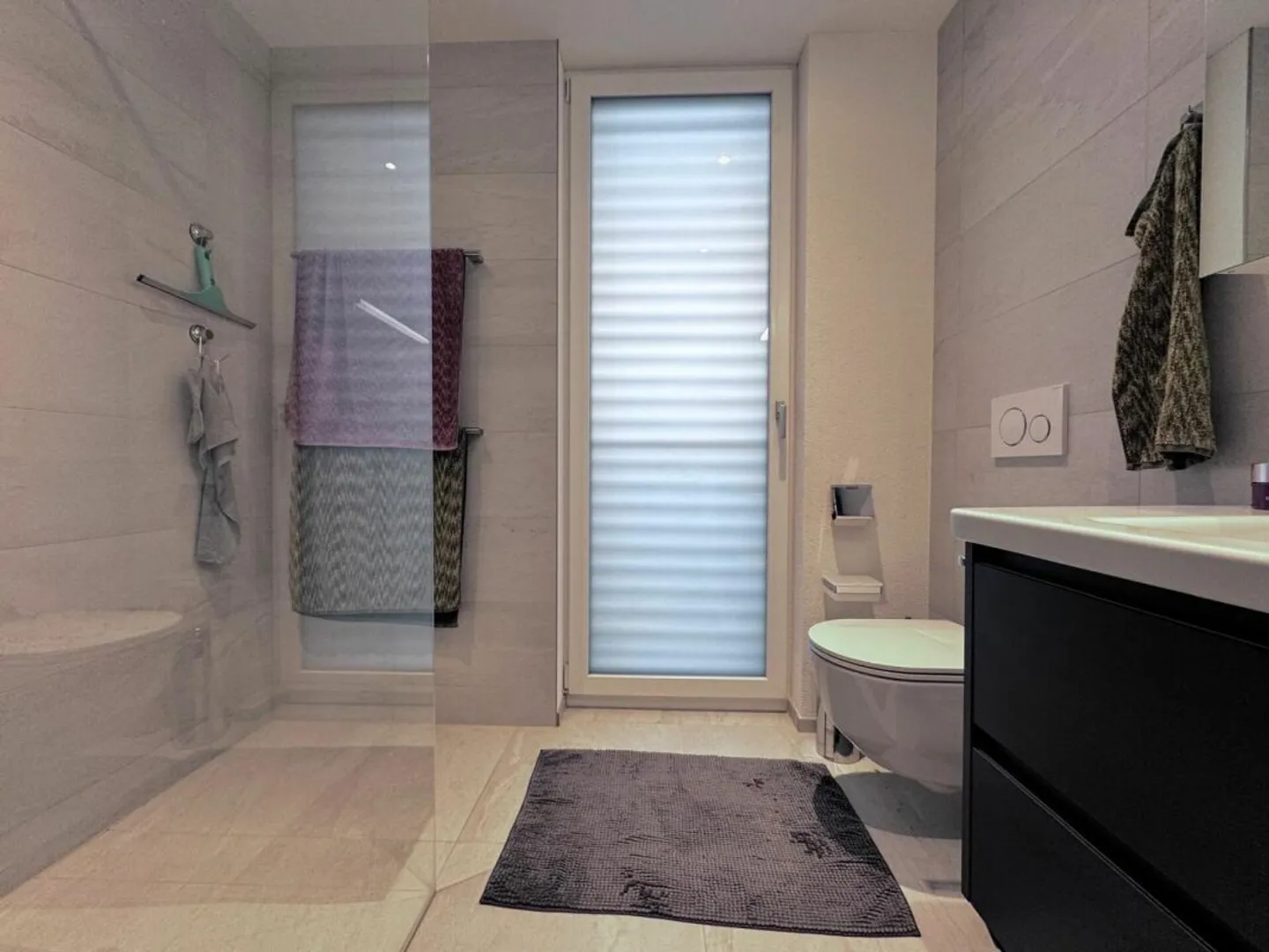 Exklusive, moderne 3.5-Zimmer-Attikawohnung mit grosser Terrasse & Waschturm - Foto 5 von 15