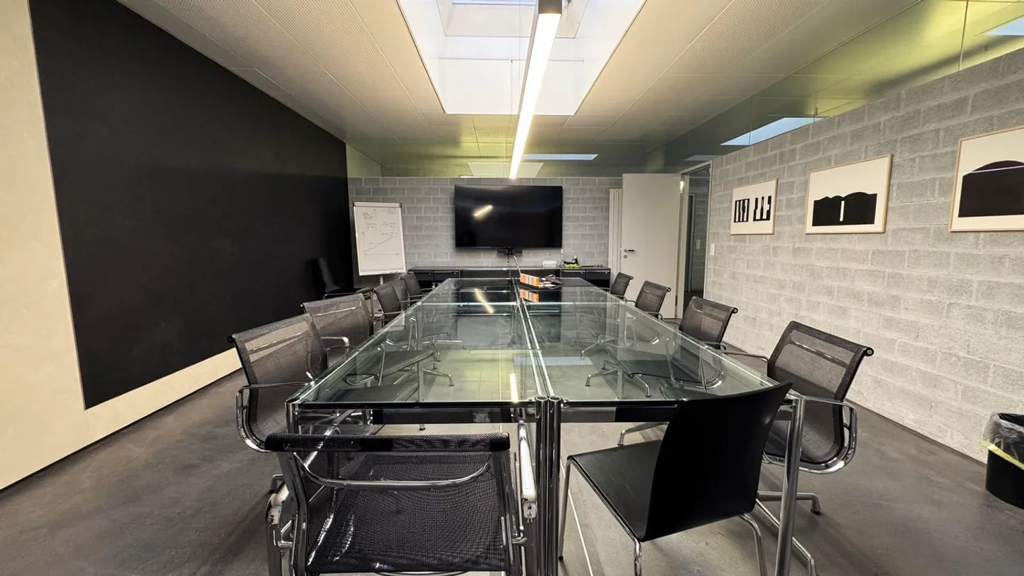 Bureau ou locaux de pratique modernes et partiellement meublés à Chur - Photo 2 sur 10