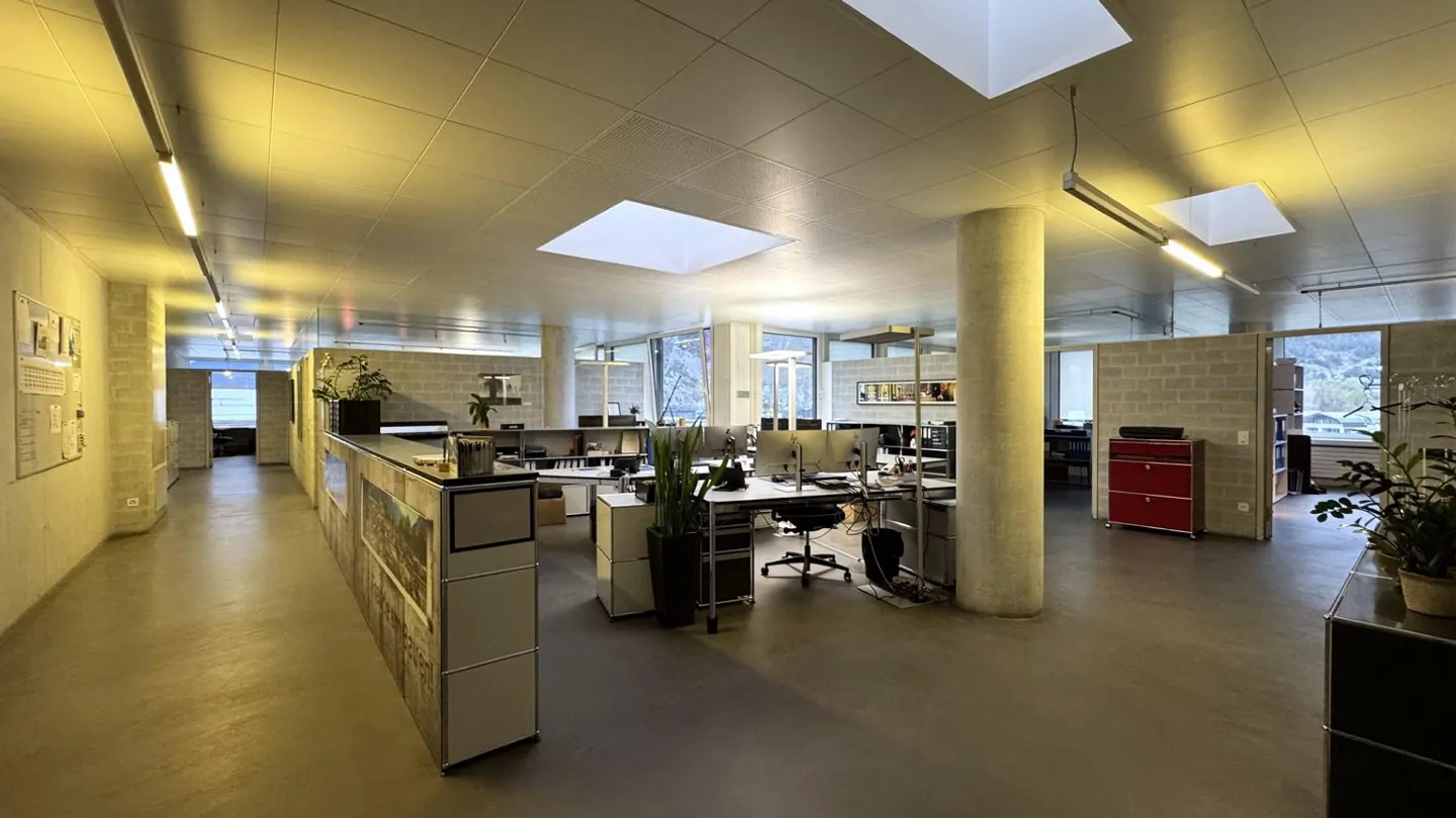 Bureau ou locaux de pratique modernes et partiellement meublés à Chur - Photo 4 sur 10
