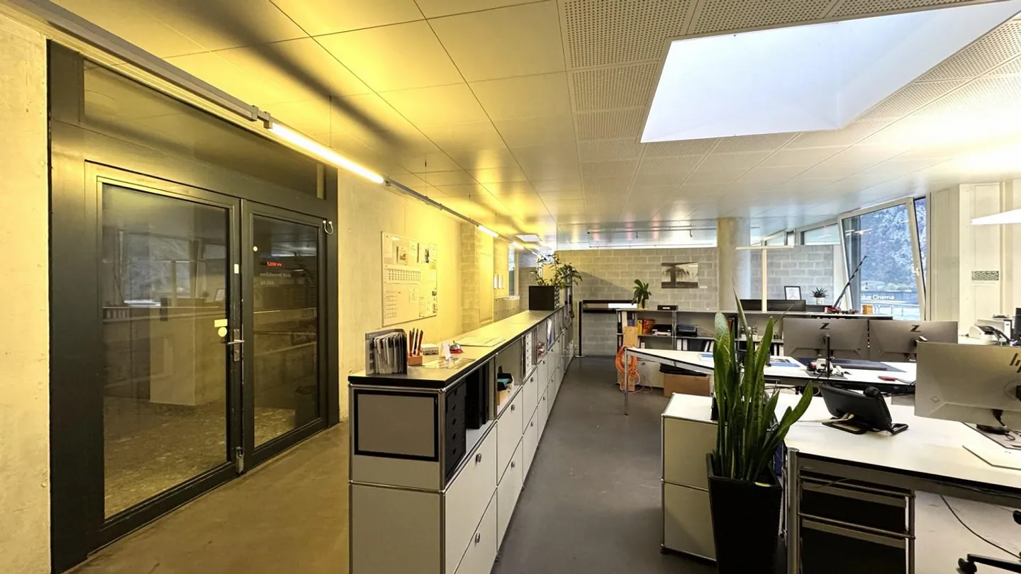 Bureau ou locaux de pratique modernes et partiellement meublés à Chur - Photo 5 sur 10