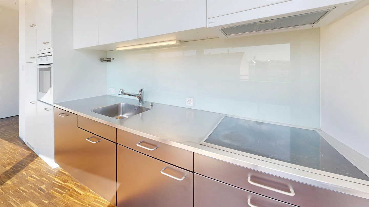 Appartement en attique sur 2 étages avec 3 terrasses ! - Photo 2 sur 6