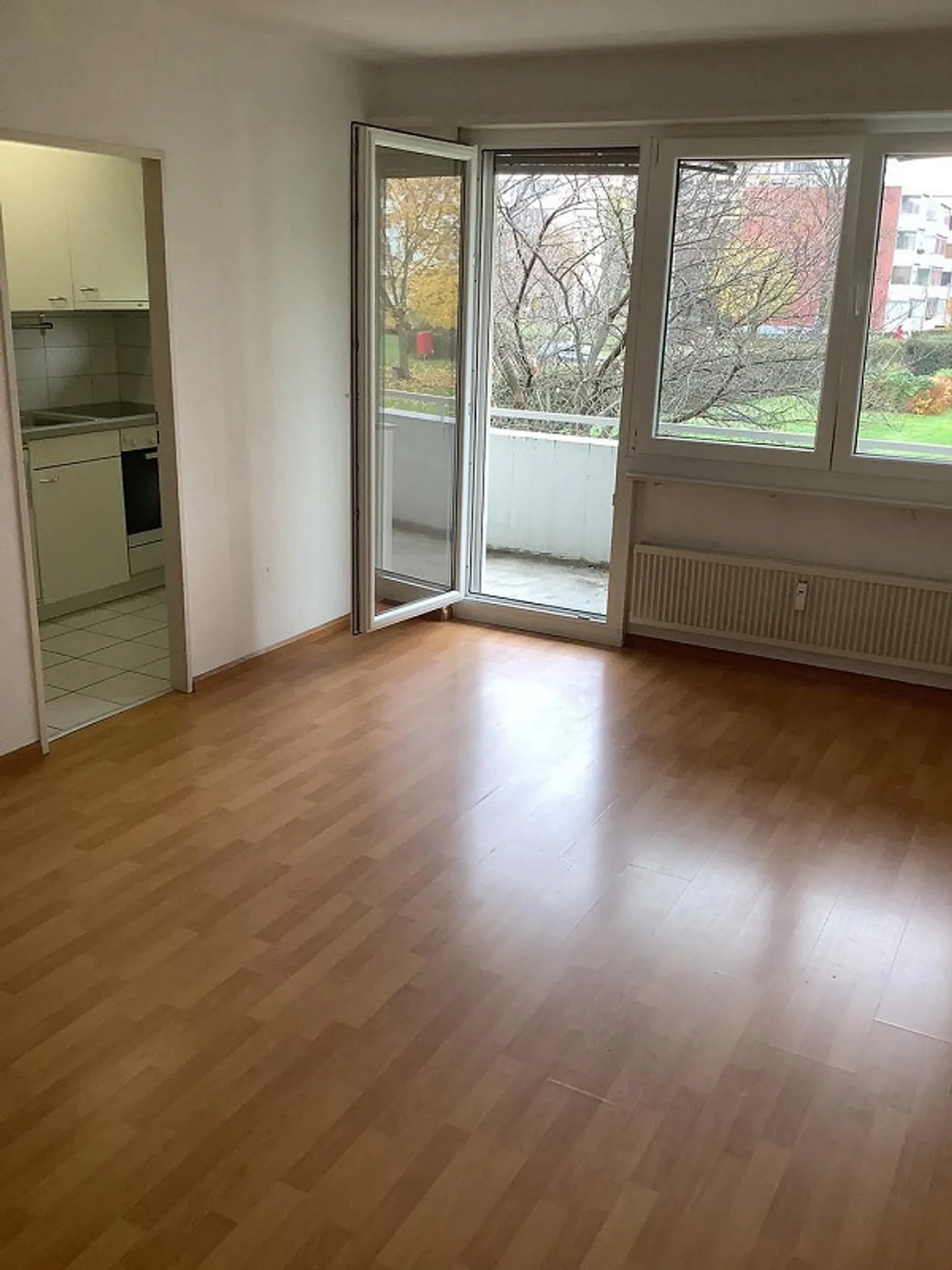 Charmantes Studio mit Balkon - Foto 2 von 4