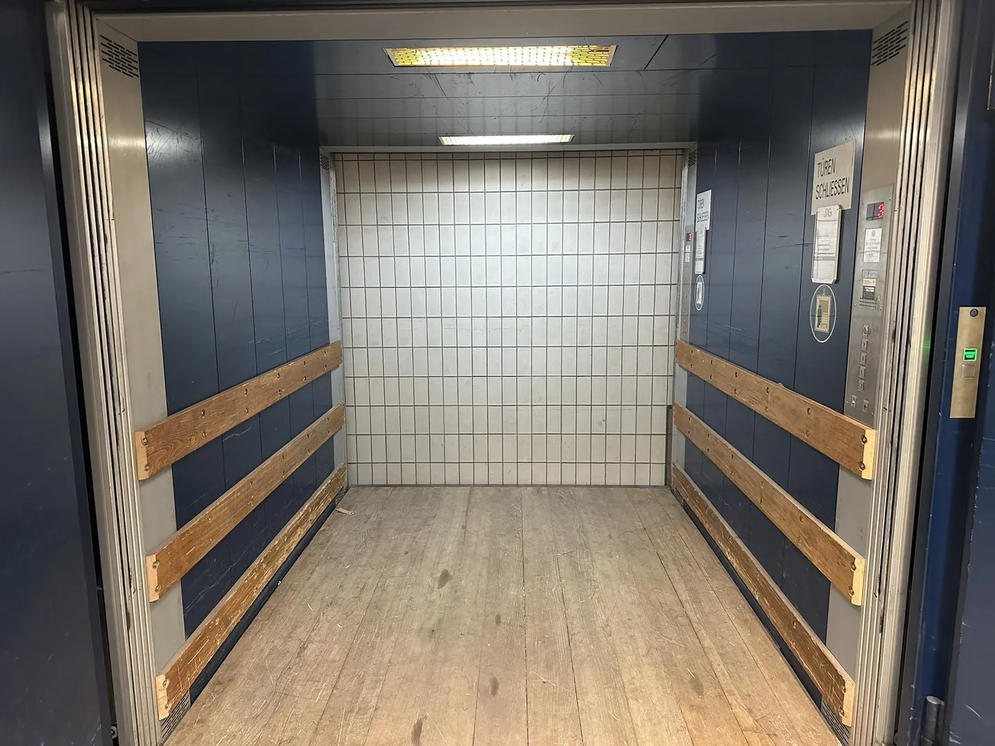 Bureau ou entrepôt ? Solutions flexibles avec potentiel à Bassersdorf - Photo 7 sur 9