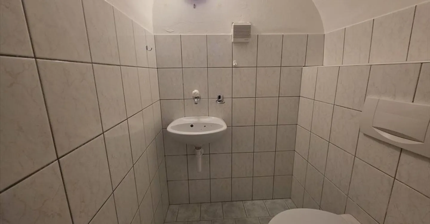 Mischgenutztes Gebäude mieten - Foto 3 von 9