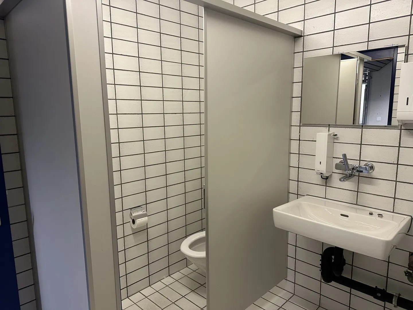 Bureau ou entrepôt ? Solutions flexibles avec potentiel à Bassersdorf - Photo 9 sur 9