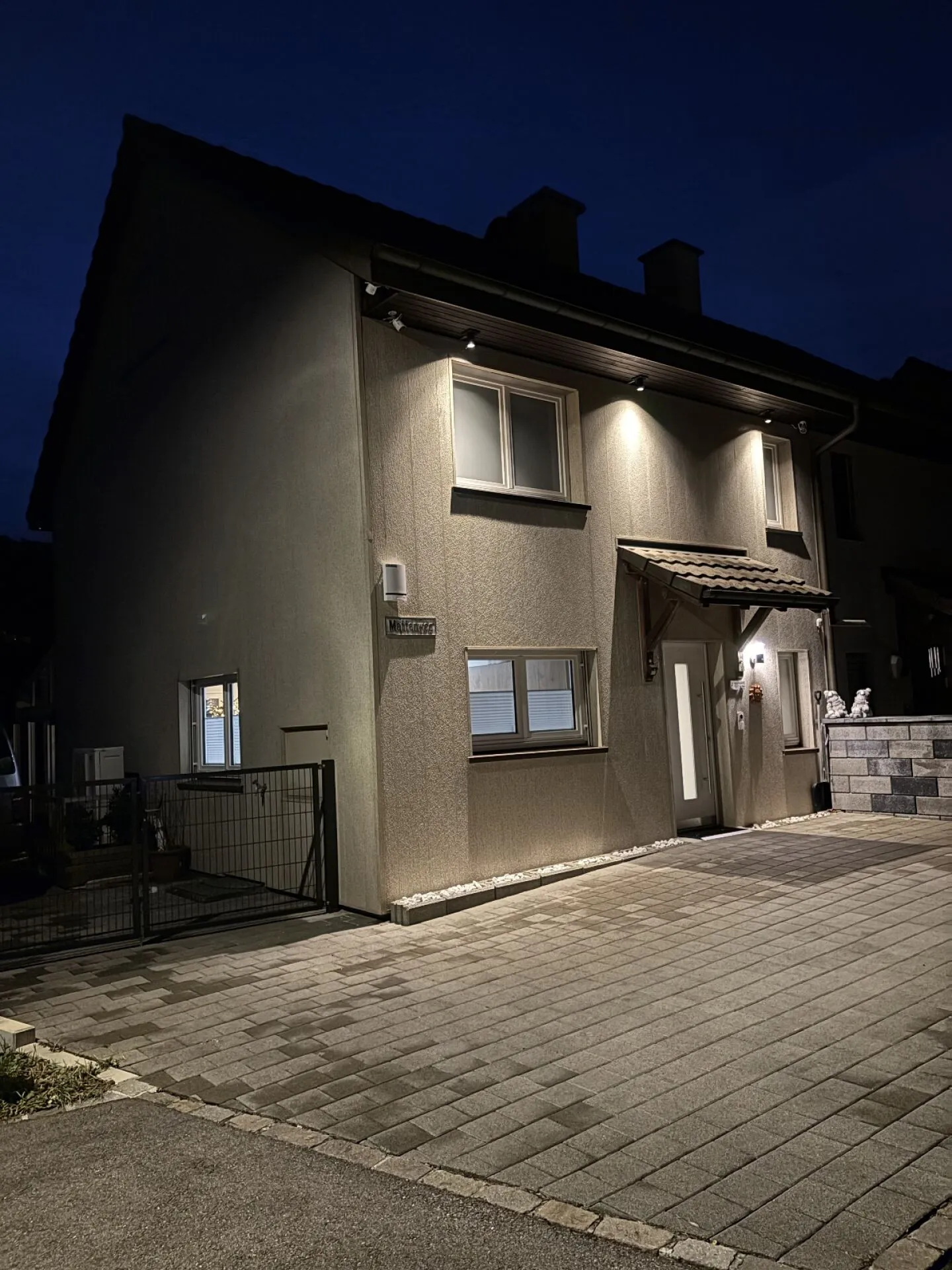 Maison semi-détachée de 4,5 pièces avec 3 places de parking, système photovoltaïque, véranda, cheminée, sauna et jardin - Photo 19 sur 24