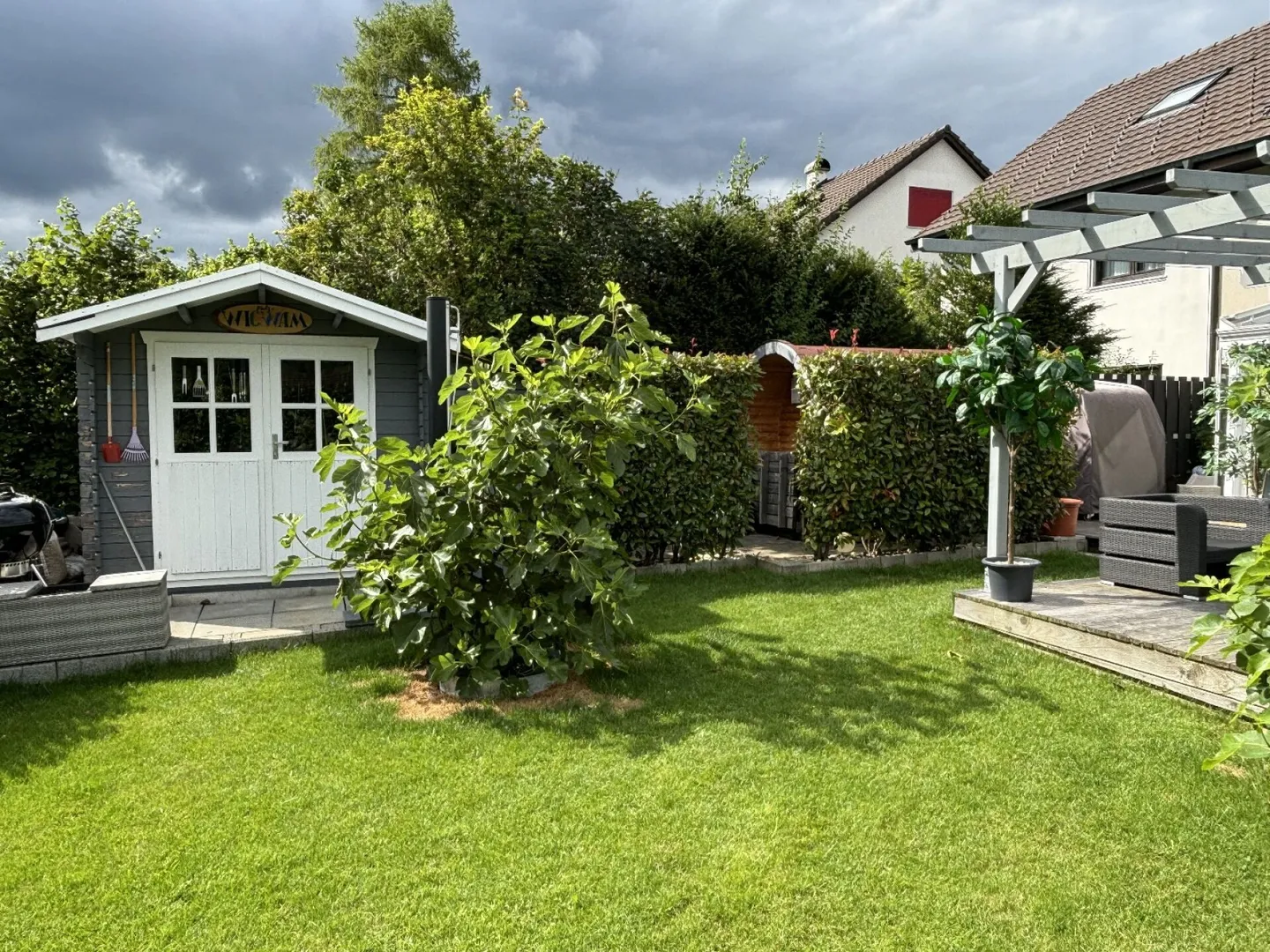 Maison semi-détachée de 4,5 pièces avec 3 places de parking, système photovoltaïque, véranda, cheminée, sauna et jardin - Photo 20 sur 24