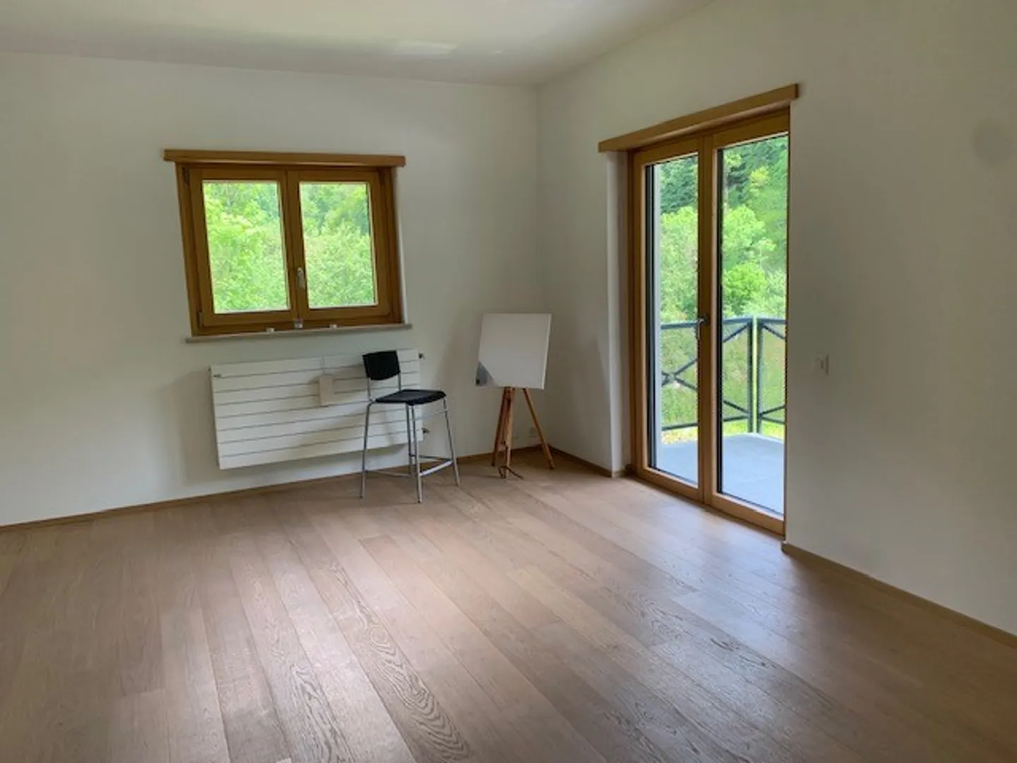 Grande maison bifamiliaire partiellement rénovée immergée dans la verdure - Photo 10 sur 33