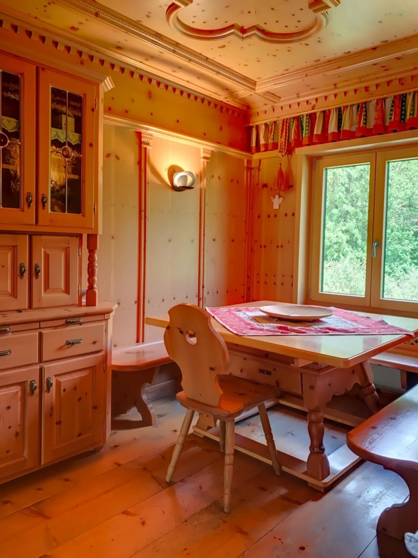 Grande maison bifamiliaire partiellement rénovée immergée dans la verdure - Photo 12 sur 33