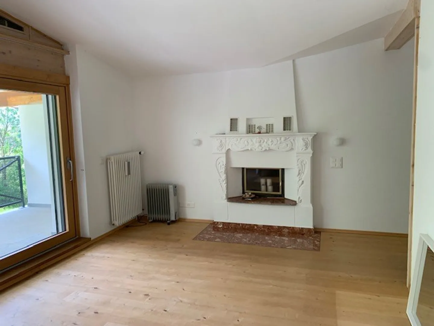 Grande maison bifamiliaire partiellement rénovée immergée dans la verdure - Photo 15 sur 33