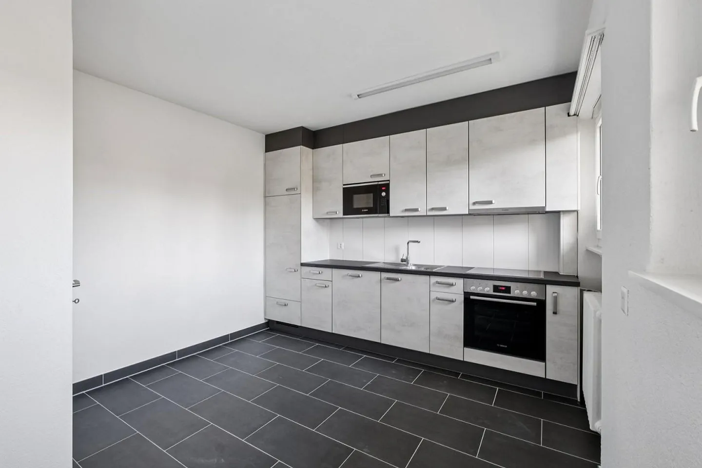 Stylish 2.5-Room Apartment - Photo 1 of 5