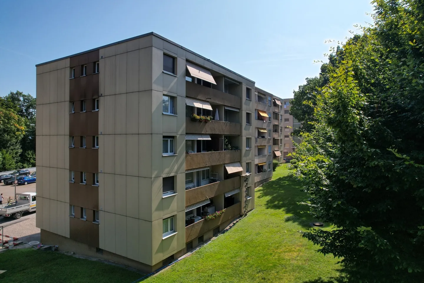 Solides Investment: Mehrfamilienhaus mit Upside Potenzial - Foto 2 von 9