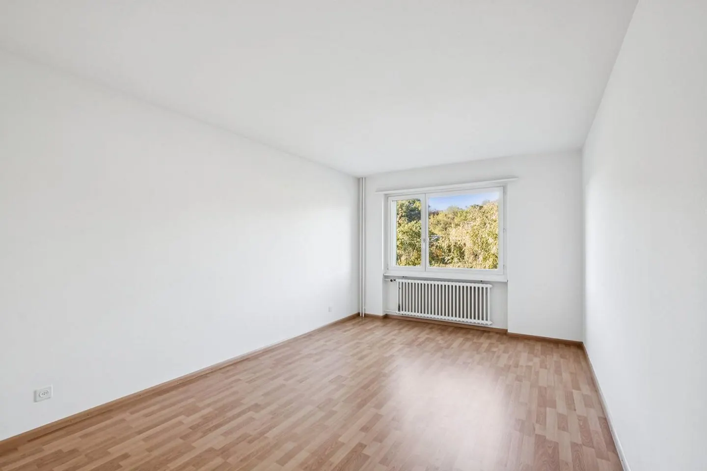 Stylish 2.5-Room Apartment - Photo 4 of 5