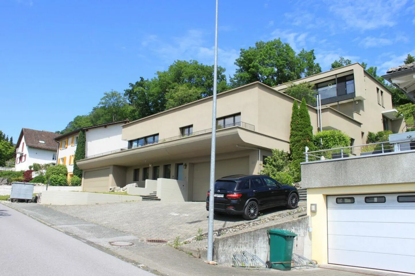 Grosses Einfamilienhaus mit Aussicht - Foto 2 von 22