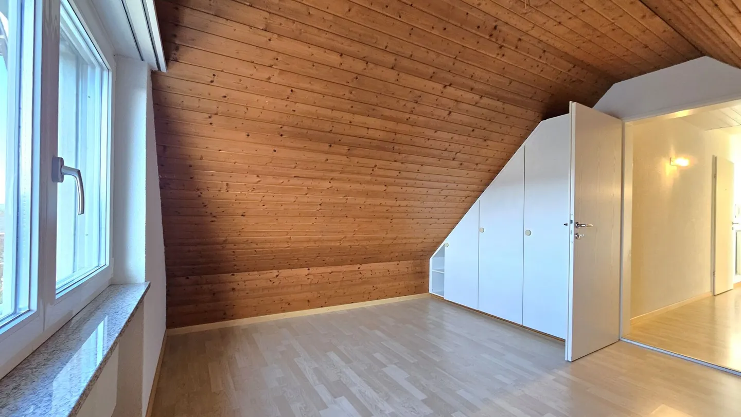 Cozy, bright 2.5-room apartment with additional room and attic - Photo 7 of 10
