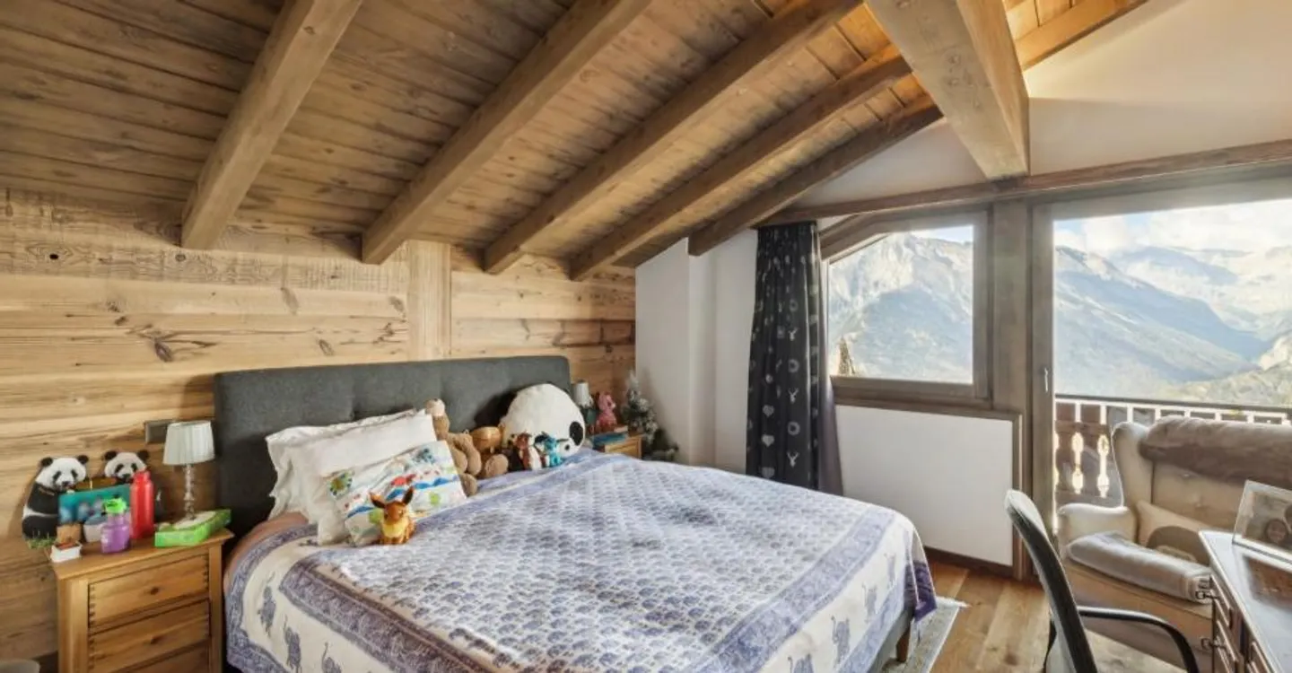 In the heart of the resort, an exceptional chalet. - Photo 8 of 10