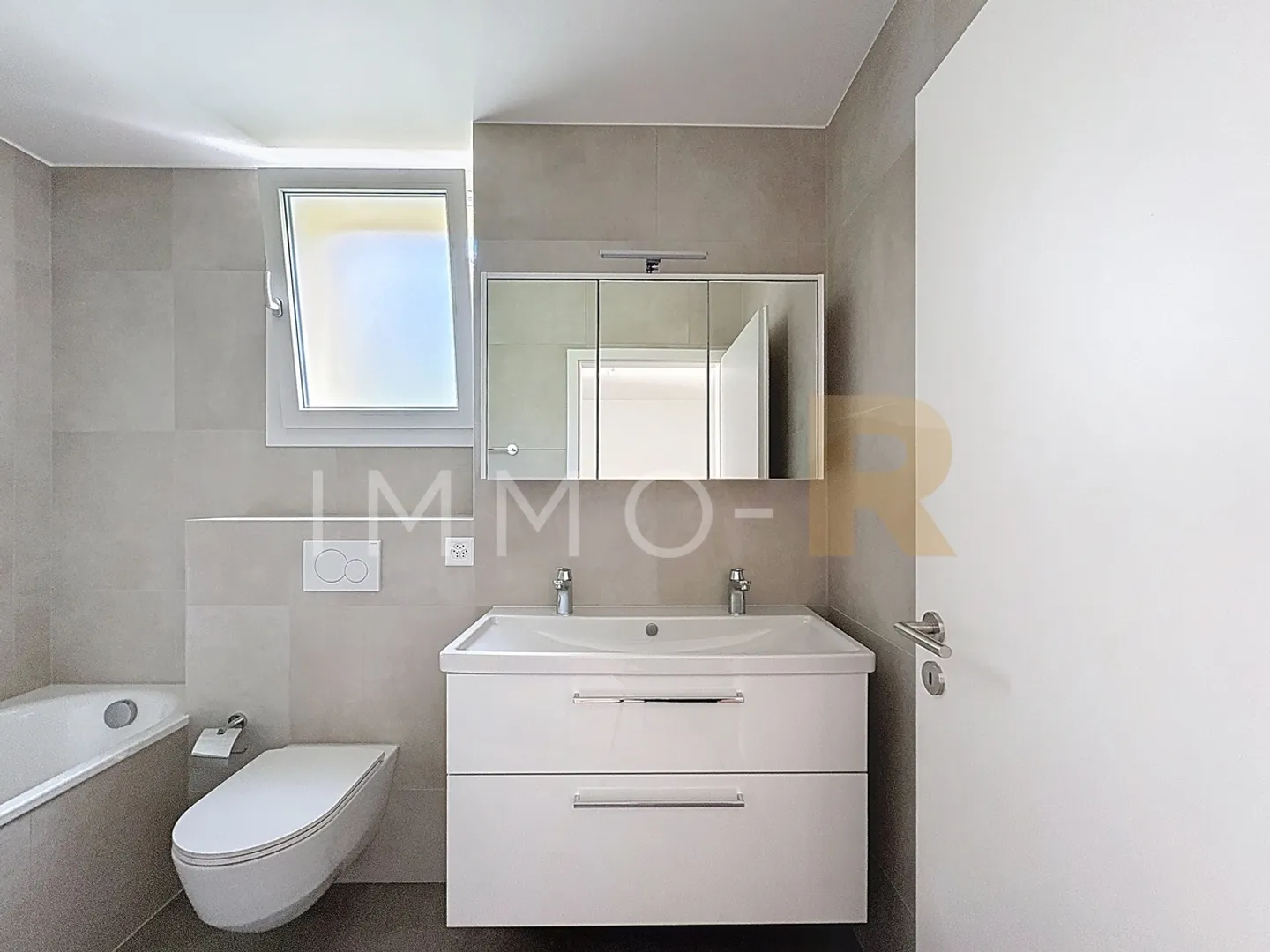 Appartement Moderne avec Balcons - Photo 5 sur 6