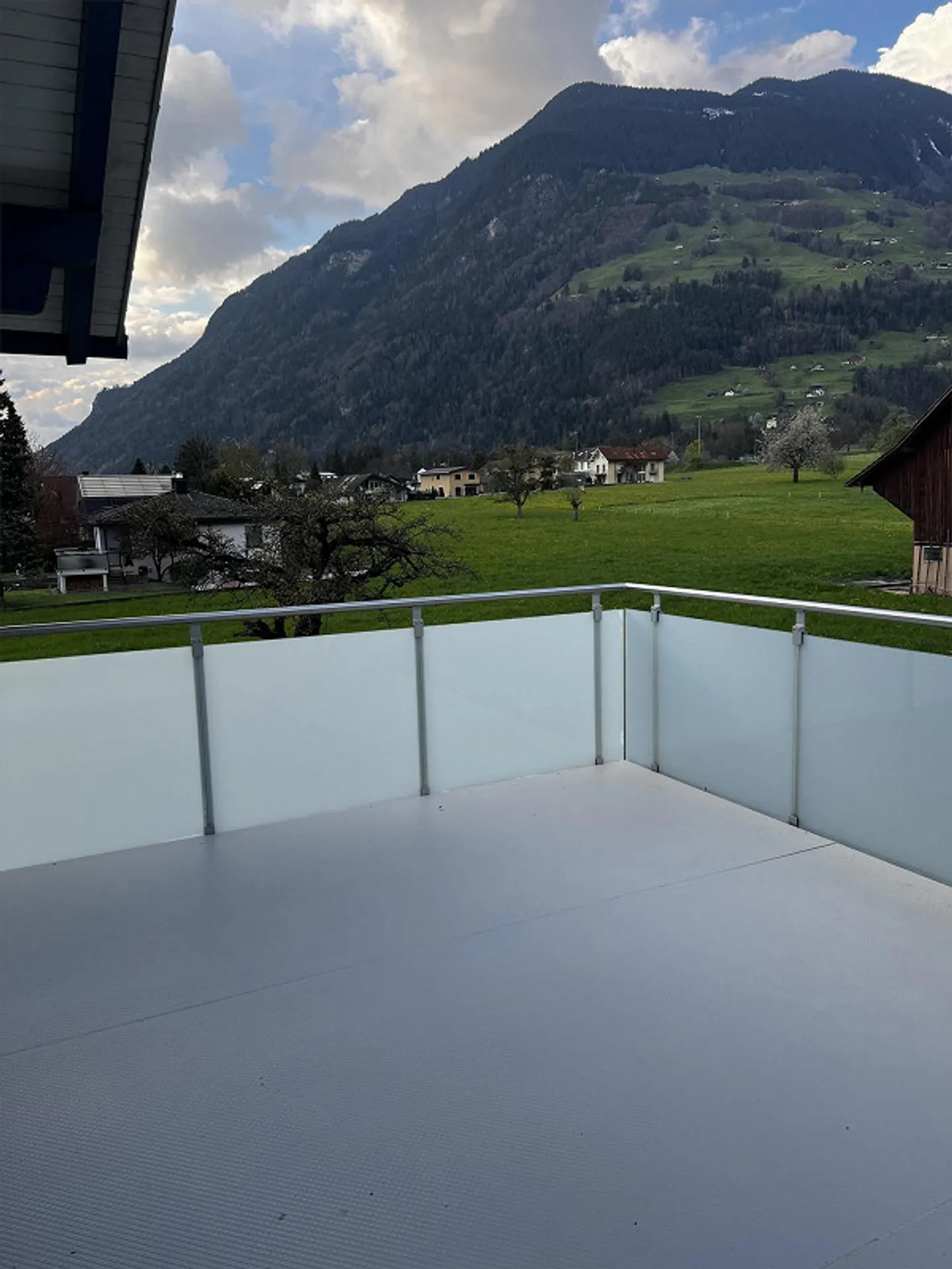 Bellissimo appartamento di 4.5 stanze in una posizione centrale a Schattdorf - Foto 3 di 21
