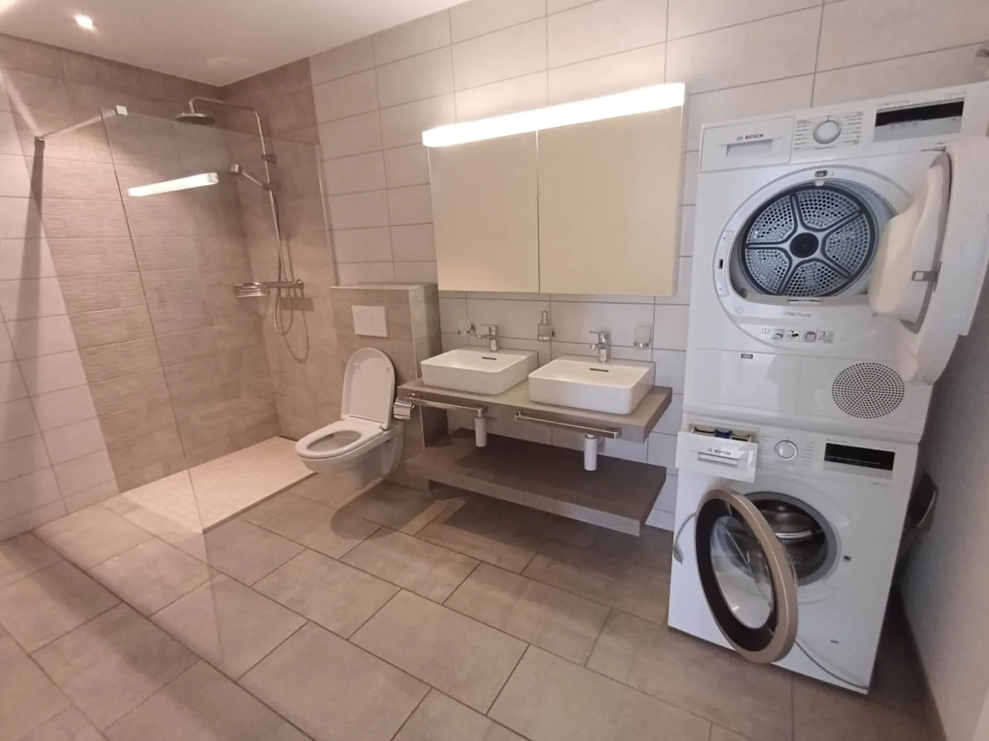 Geräumige Wohnung mit Garten - Foto 8 von 8