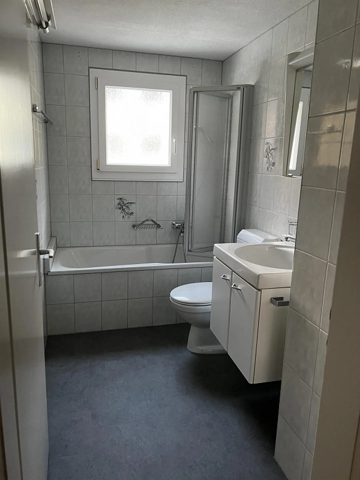 Bellissimo appartamento di 4.5 stanze in una posizione centrale a Schattdorf - Foto 16 di 21