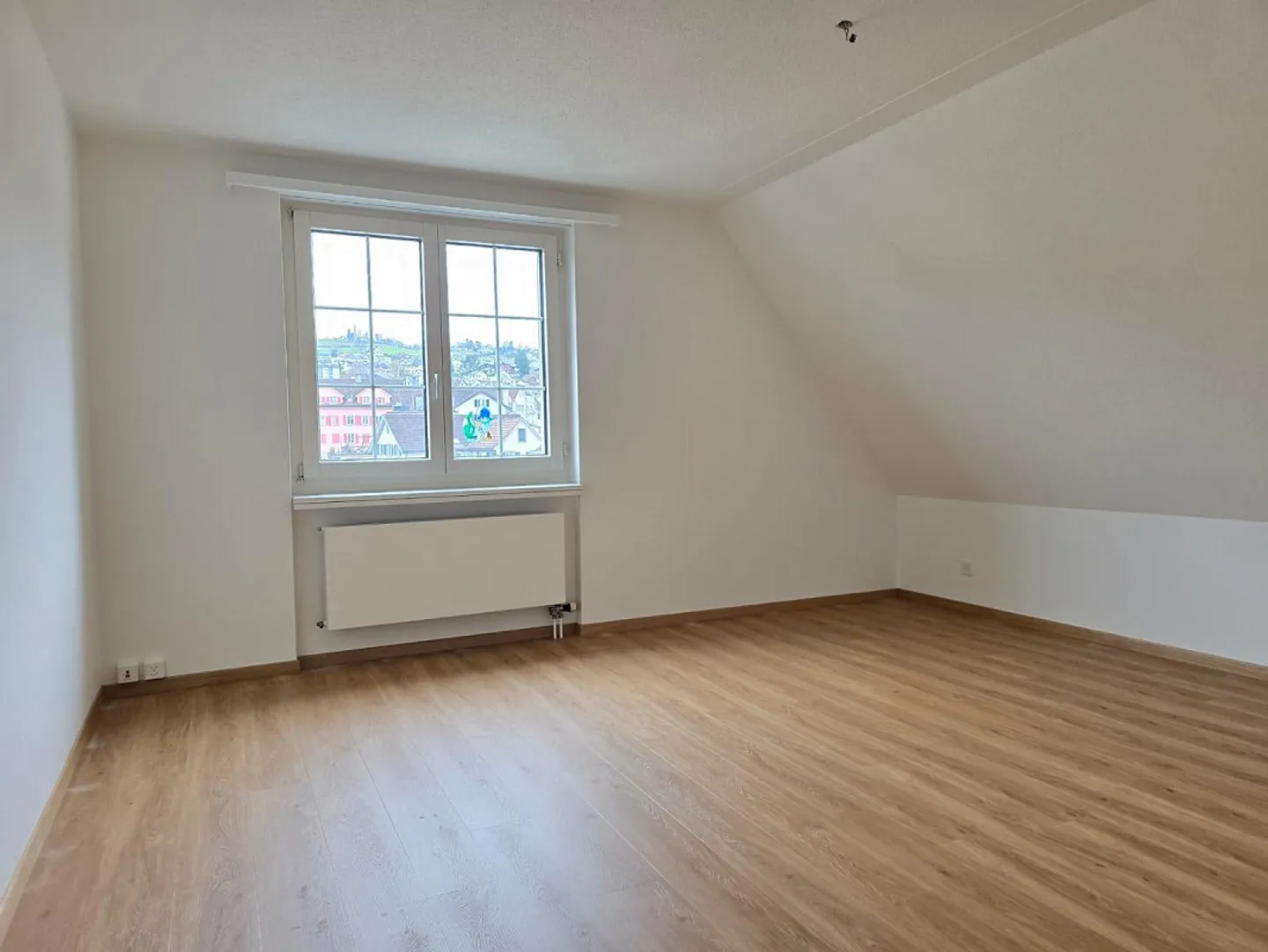 3.5 room apartment with lake view in a central location - Photo 4 of 9