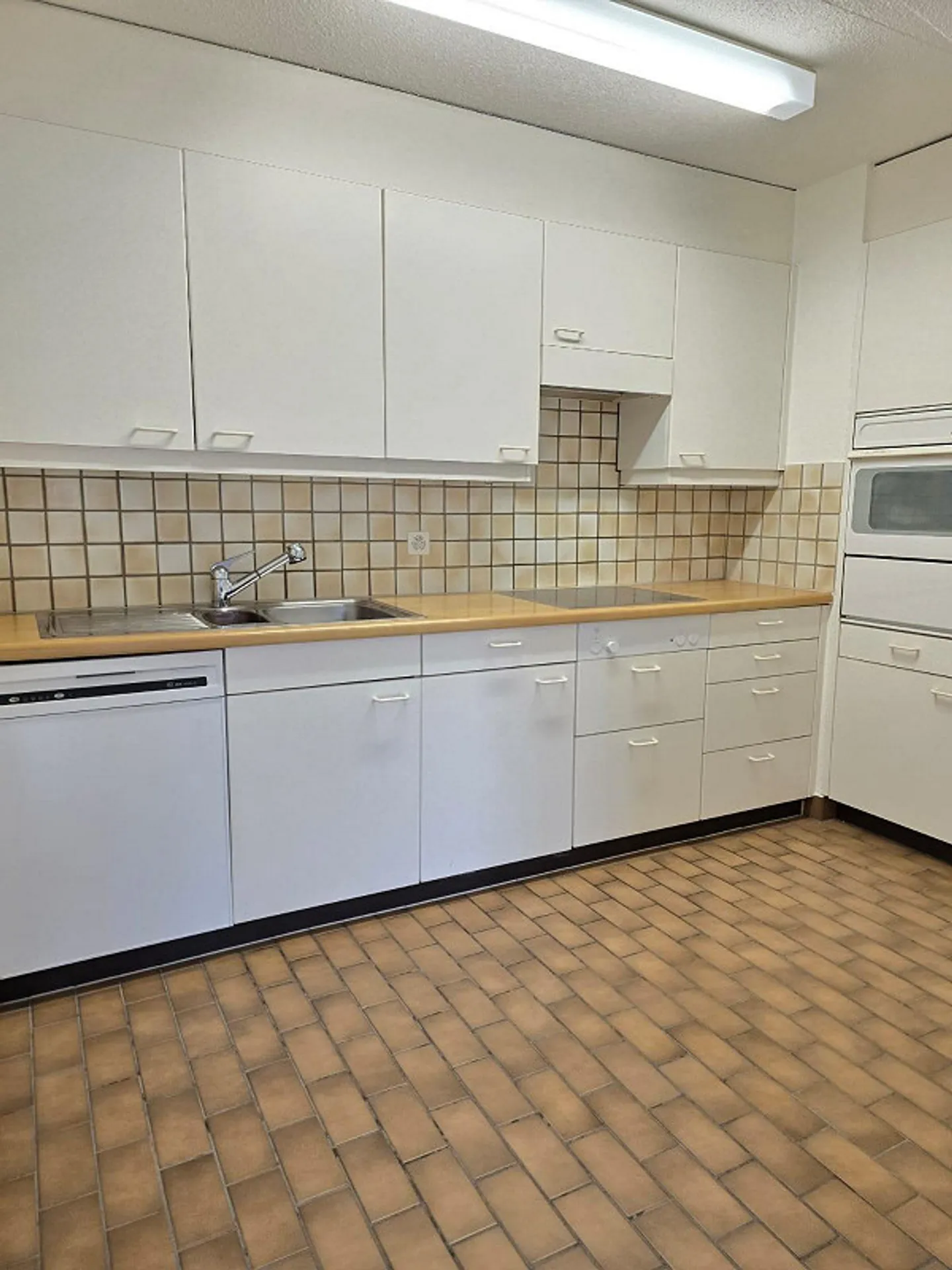 3.5 room apartment with lake view in a central location - Photo 6 of 9