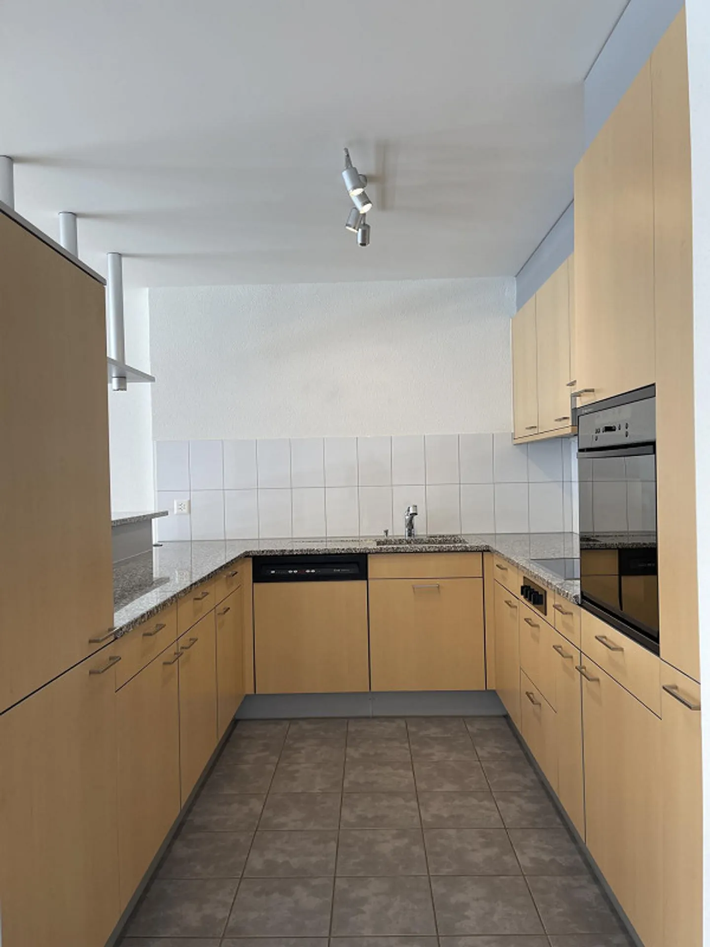 Appartement ensoleillé de 3,5 pièces à louer à Baar - Photo 3 sur 10