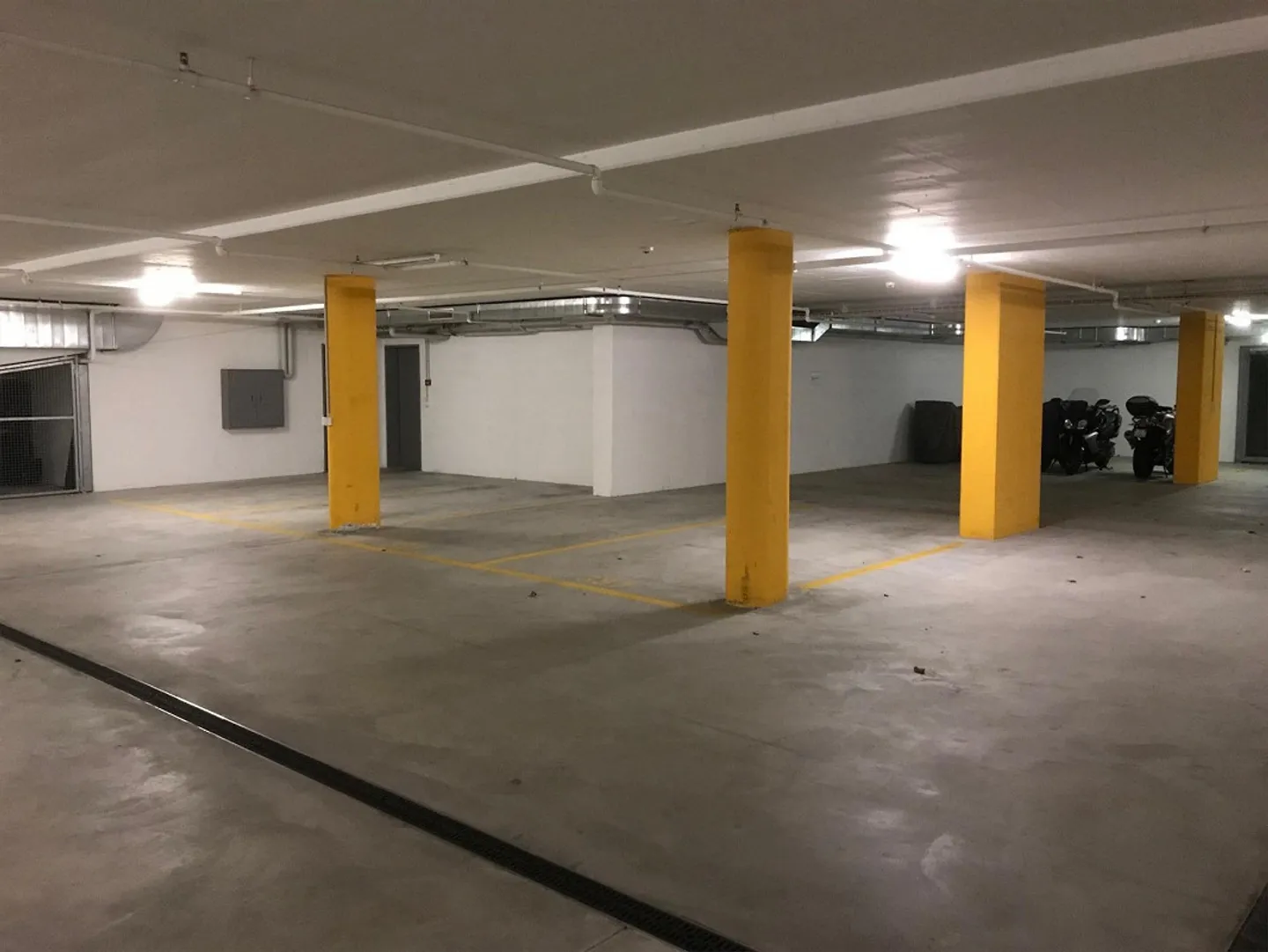 Posti auto in garage sotterraneo chiuso - Foto 2 di 3